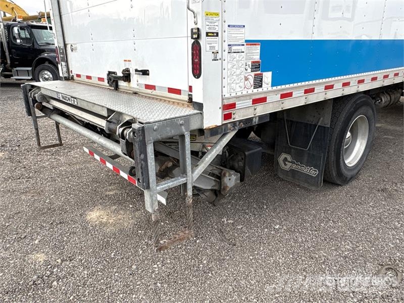 Mack MD742 4x2 Freight Van Truck Camion cassonati