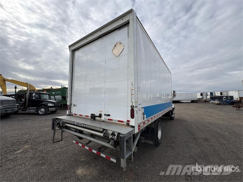 Mack MD742 4x2 Freight Van Truck Camion cassonati