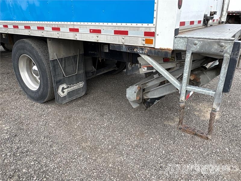 Mack MD742 4x2 Freight Van Truck Camion cassonati
