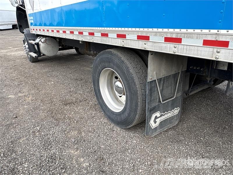 Mack MD742 4x2 Freight Van Truck Camion cassonati