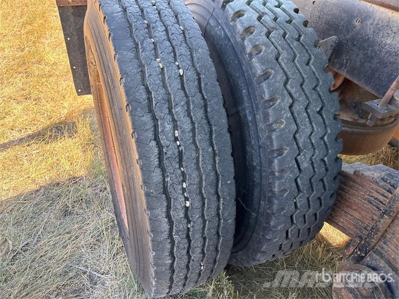 Mack R600 Vandens sunkvežimiai