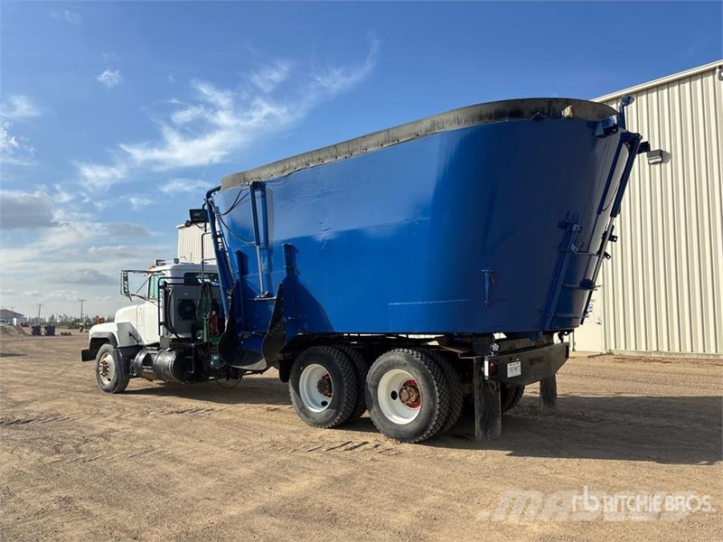 Mack RD688S 6x4 Feed Truck Landbrugs / kornlastbiler