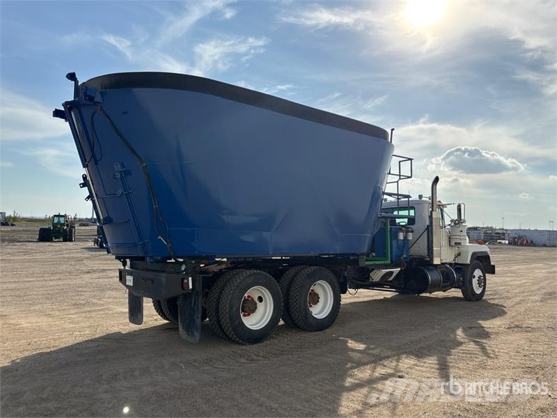 Mack RD688S 6x4 Feed Truck Landbrugs / kornlastbiler