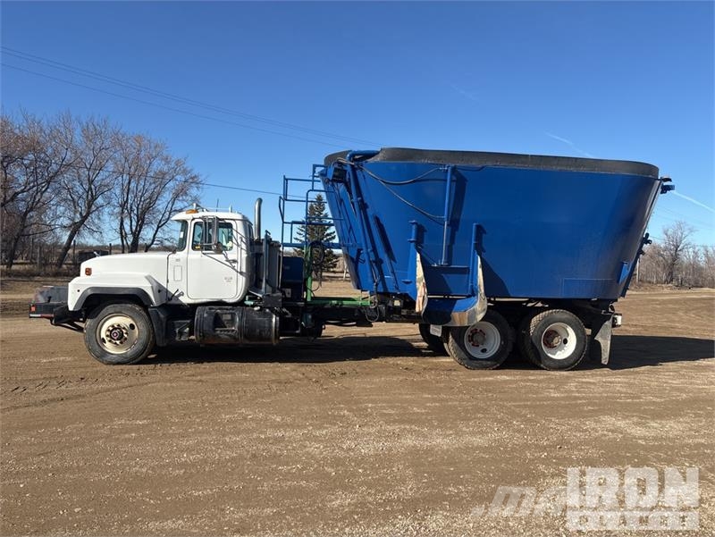 Mack RD688S 6x4 Feed Truck 農用 / 榖粒 卡車