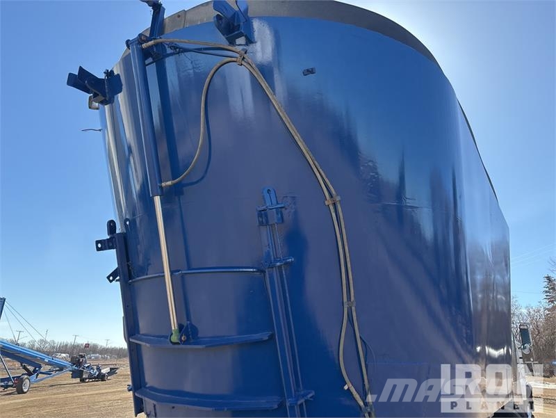 Mack RD688S 6x4 Feed Truck 農用 / 榖粒 卡車