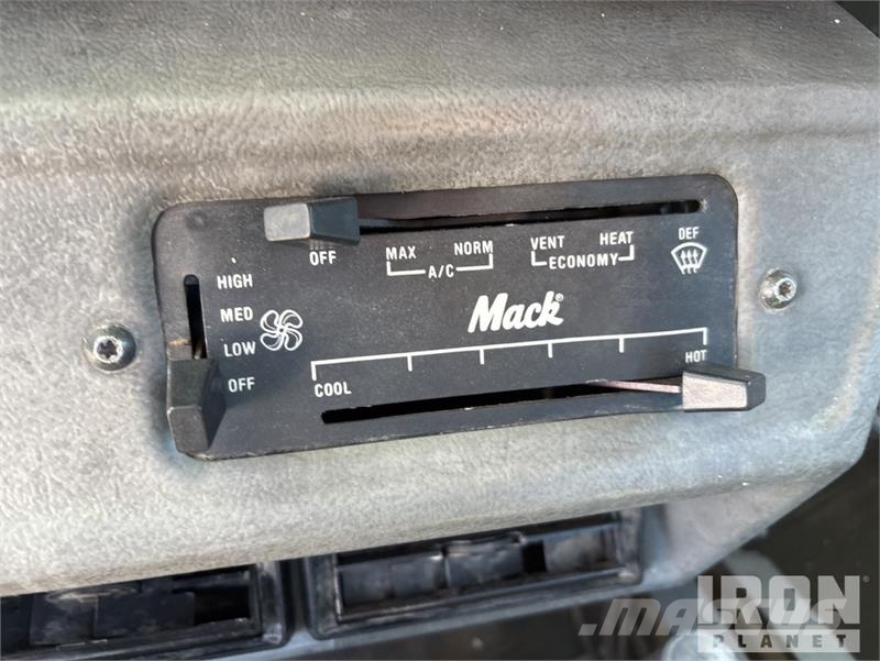 Mack RD688S 6x4 Feed Truck 農用 / 榖粒 卡車