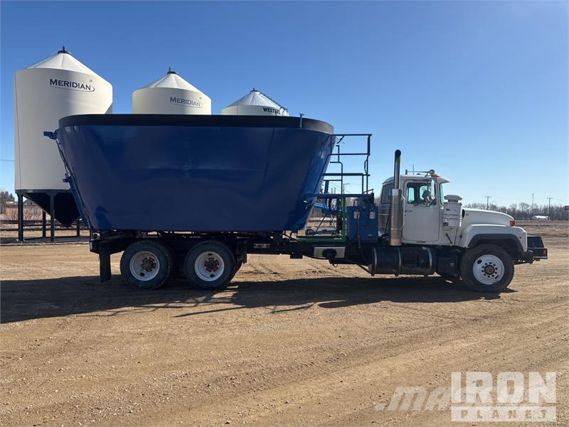 Mack RD688S 6x4 Feed Truck 農用 / 榖粒 卡車