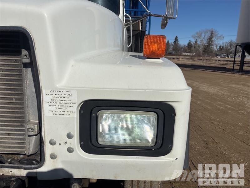 Mack RD688S 6x4 Feed Truck 農用 / 榖粒 卡車