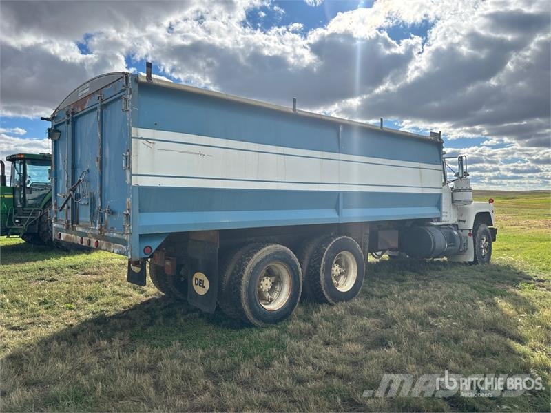 Mack RD688S 6x4 Grain Truck شاحنات المزارع / الحبوب