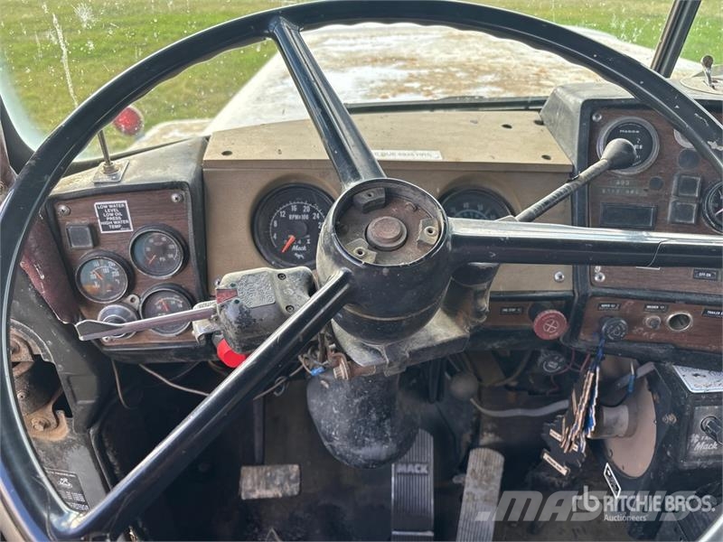 Mack RD688S 6x4 Grain Truck شاحنات المزارع / الحبوب