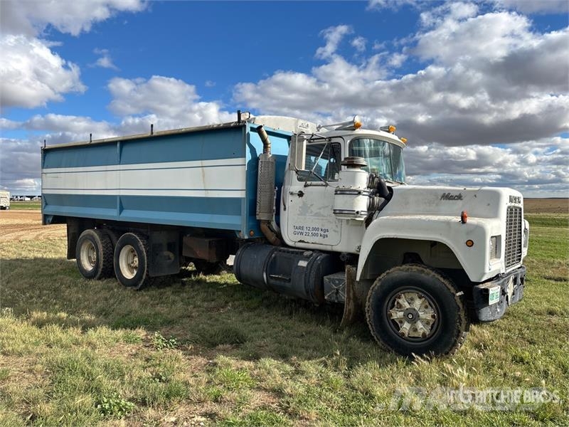 Mack RD688S 6x4 Grain Truck شاحنات المزارع / الحبوب