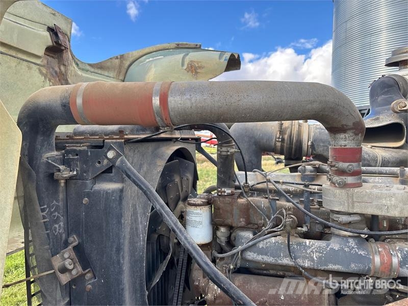 Mack RD688S 6x4 Grain Truck شاحنات المزارع / الحبوب