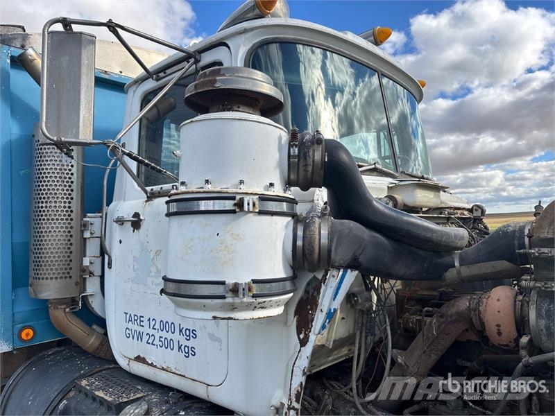 Mack RD688S 6x4 Grain Truck شاحنات المزارع / الحبوب