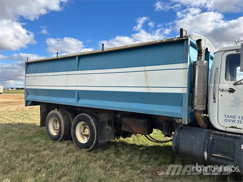 Mack RD688S 6x4 Grain Truck شاحنات المزارع / الحبوب