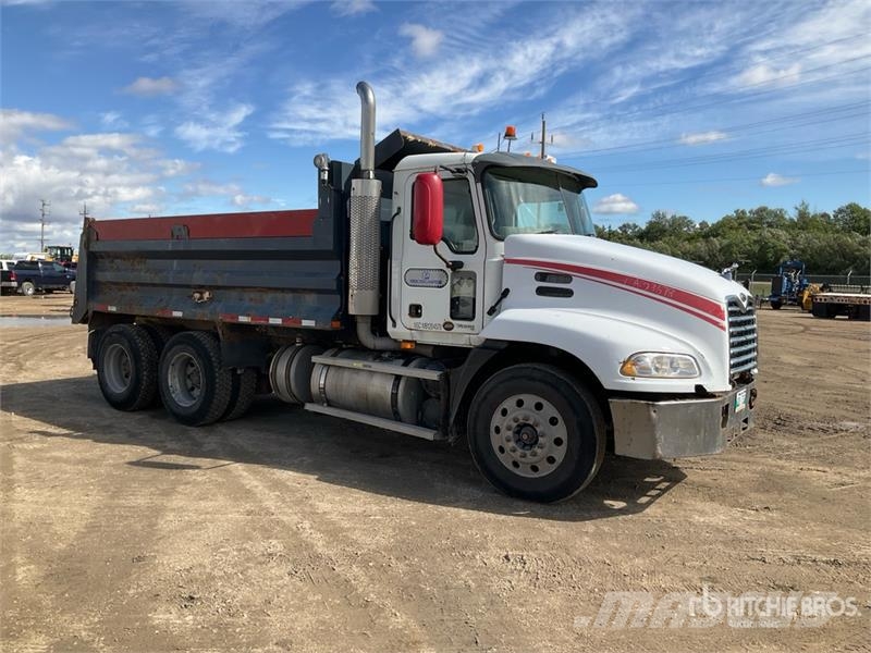 Mack Vision 6x4 T/A Dump Truck Kipper