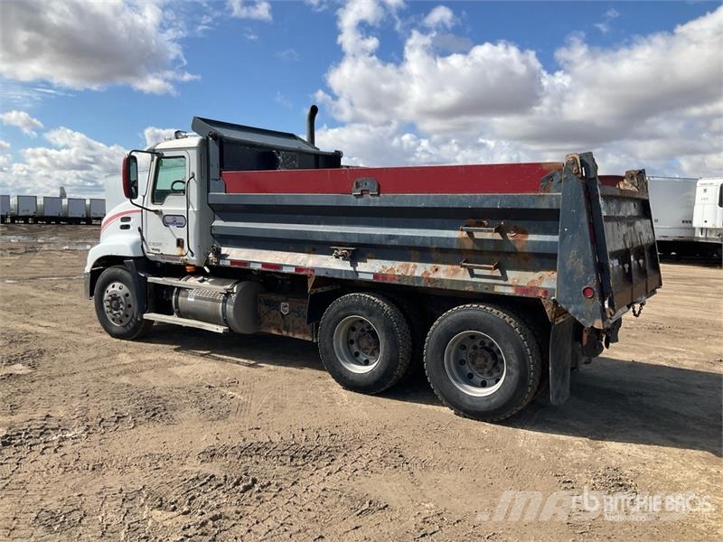 Mack Vision T/A Dump Truck Kipper