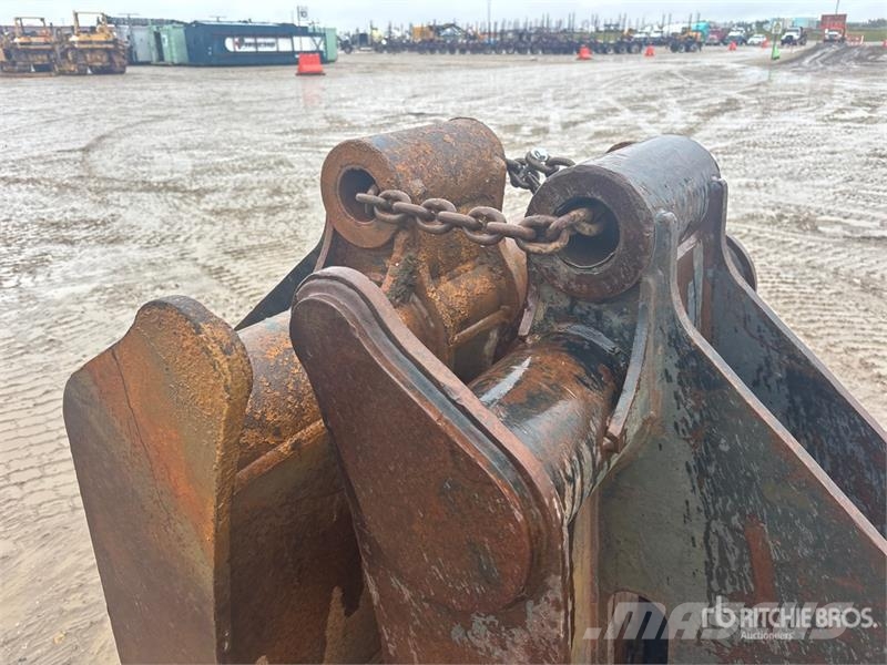 Madill Tongs Log Grapple Grapples