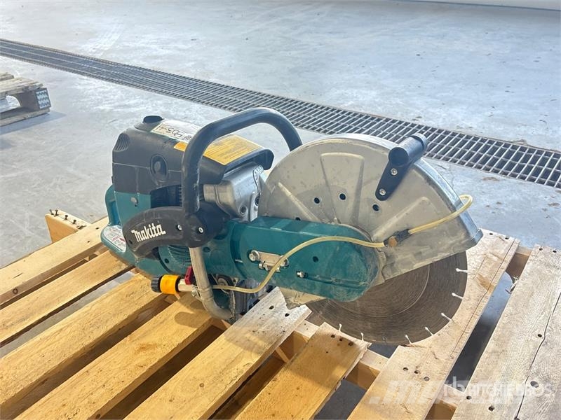 Makita Concrete Saw معدات البناء - غير ذلك