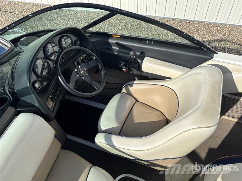  Malibu Response LX 21 ft Ski Boat Work boats / barges