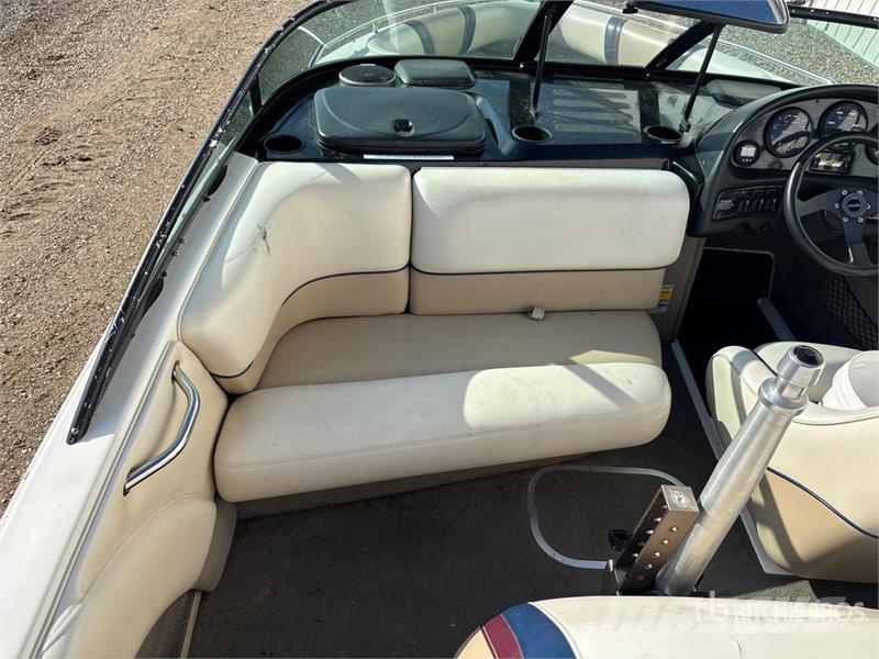  Malibu Response LX 21 ft Ski Boat Work boats / barges