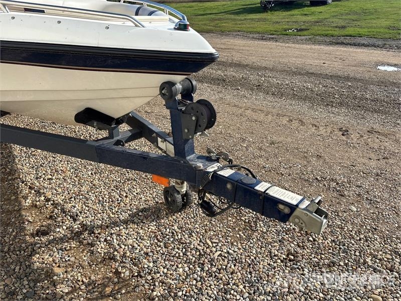  Malibu Response LX 21 ft Ski Boat Work boats / barges