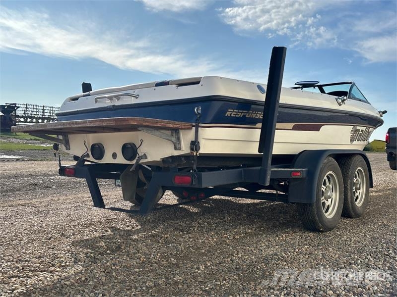  Malibu Response LX 21 ft Ski Boat Work boats / barges