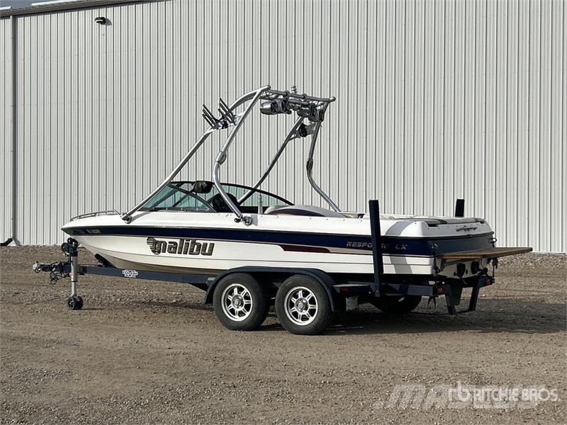 Malibu Response LX 21 ft Ski Boat Pracovné lode, bárky a pontóny