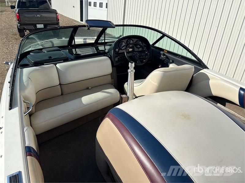  Malibu Response LX 21 ft Ski Boat Work boats / barges