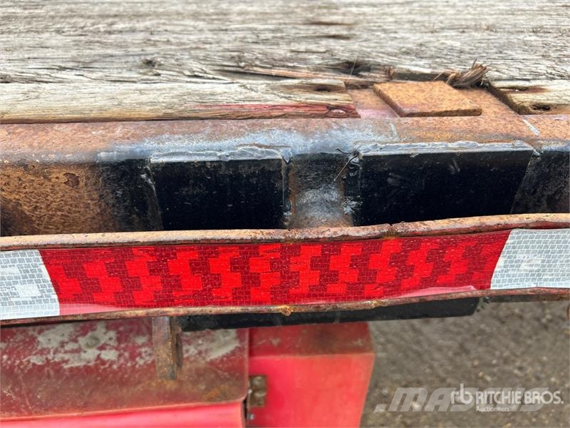 Manac 10128A00 28 ft S/A Flatbed Trailer Madelhaagised