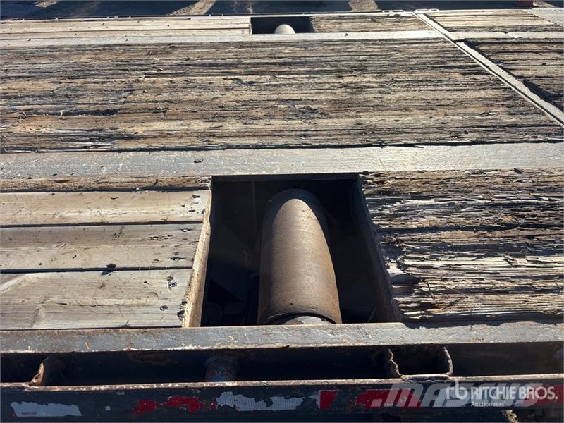 Manac 14352A000 Tri/A 53 ft Extendable Step Deck Trailer Maskinhenger