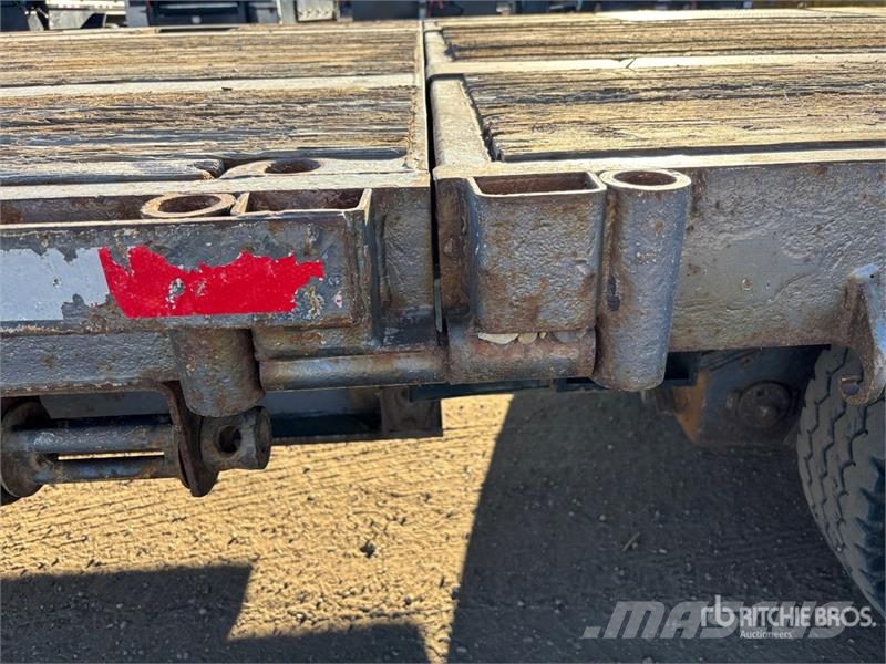 Manac 14352A000 Tri/A 53 ft Extendable Step Deck Trailer Maskinhenger