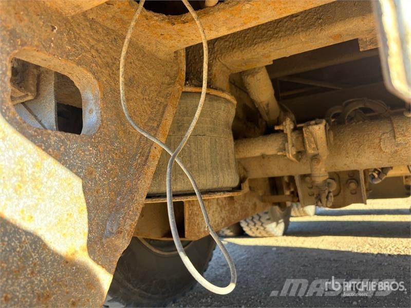 Manac 14352A000 Tri/A 53 ft Extendable Step Deck Trailer Maskinhenger