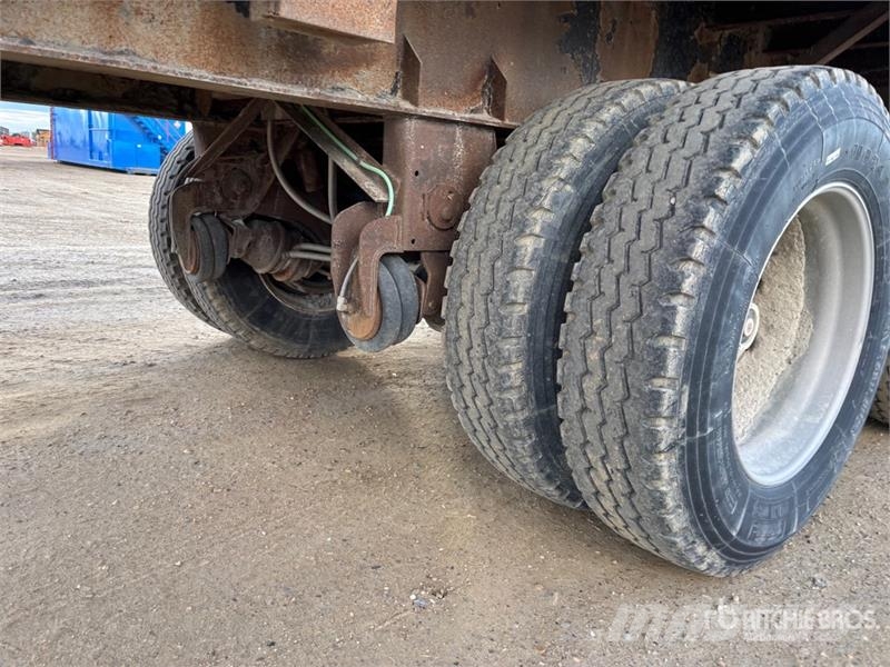 Manac 32 ft Super B-Train Lead Flatbed Trailer Madelhaagised