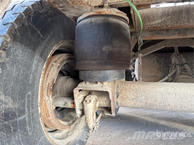 Manac 32 ft Super B-Train Lead Flatbed Trailer Madelhaagised
