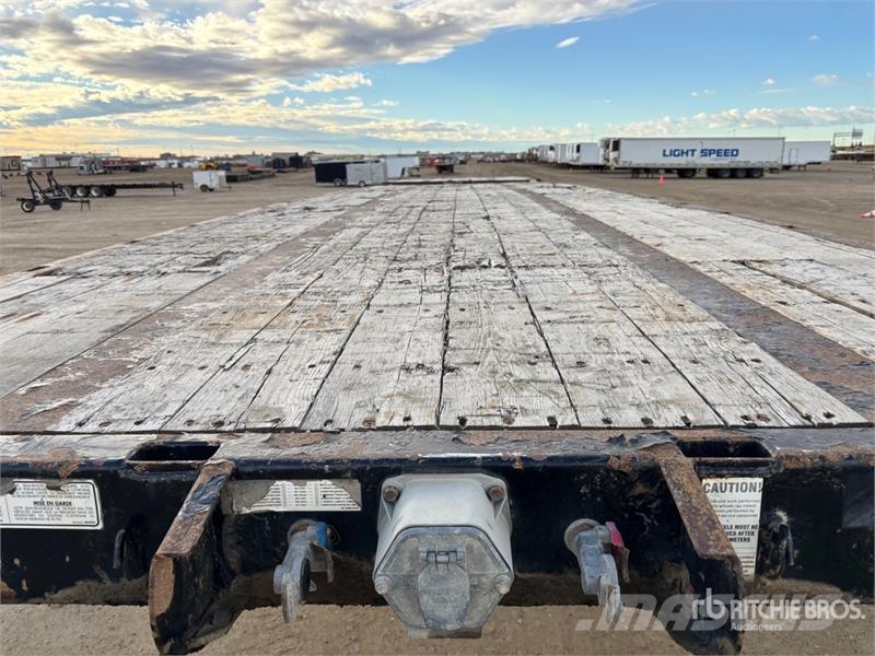 Manac 32 ft Super B-Train Lead Flatbed Trailer Madelhaagised