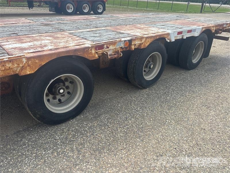 Manac 40 ft Tri/A Step Deck Trailer Tieflader