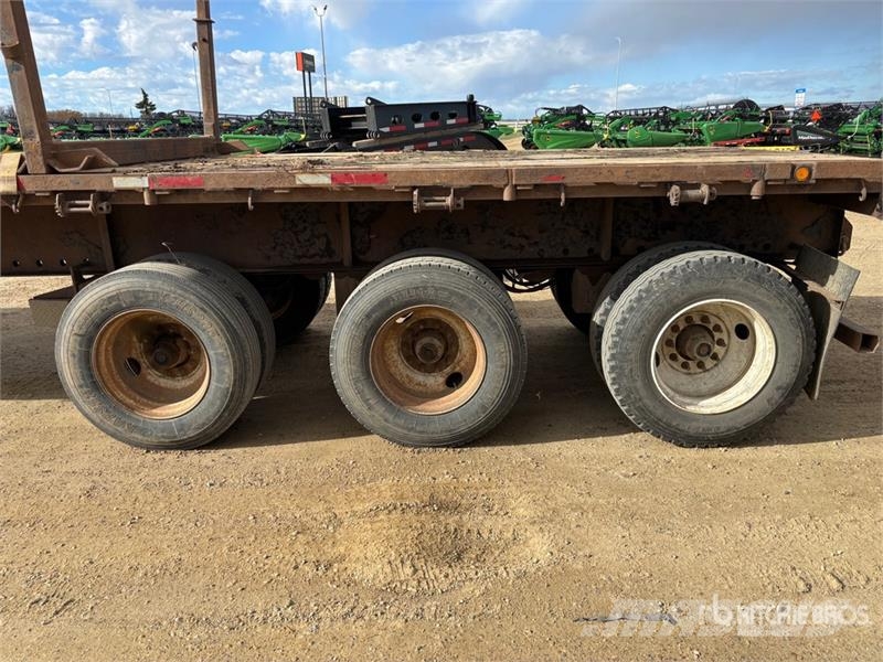 Manac 48 ft Tri/A Flatbed Trailer Madelhaagised