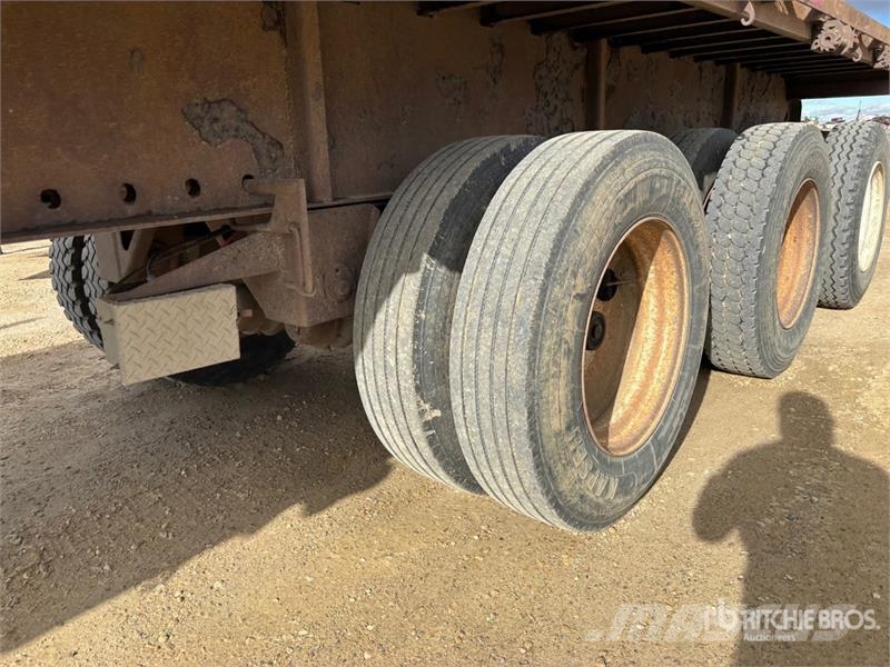 Manac 48 ft Tri/A Flatbed Trailer Madelhaagised