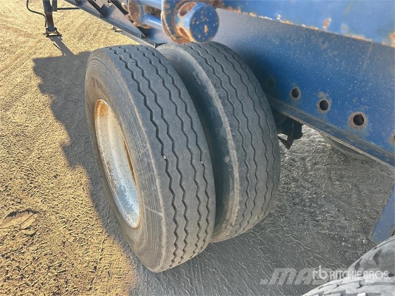 Manac 48 ft Tri/A Flatbed Trailer Madelhaagised