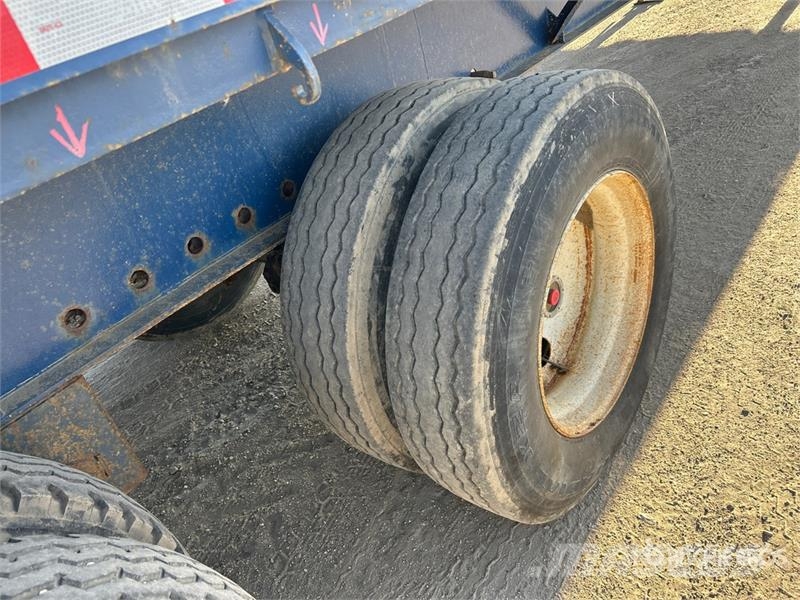 Manac 48 ft Tri/A Flatbed Trailer Madelhaagised