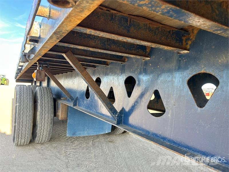 Manac 48 ft Tri/A Flatbed Trailer Madelhaagised