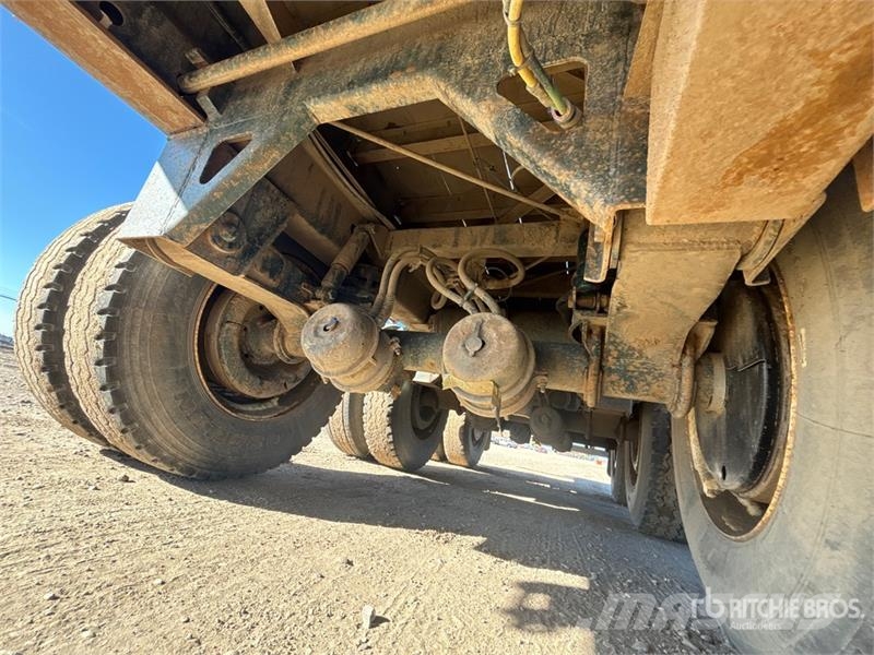 Manac 53 ft Tri/A Flatbed Trailer Anhænger med lad/Flatbed