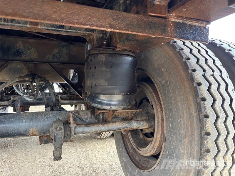 Manac 53 ft Tri/A Flatbed Trailer Flatbed/Dropside trailers