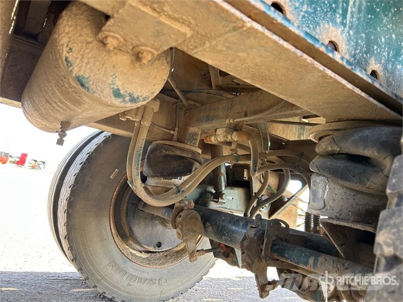 Manac 53 ft Tri/A Flatbed Trailer مقطوروات مسطحة/مفصلية الجوانب