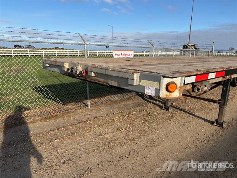 Manac 53 ft Tri/A Flatbed Trailer Rimorchi con sponde ribaltabili