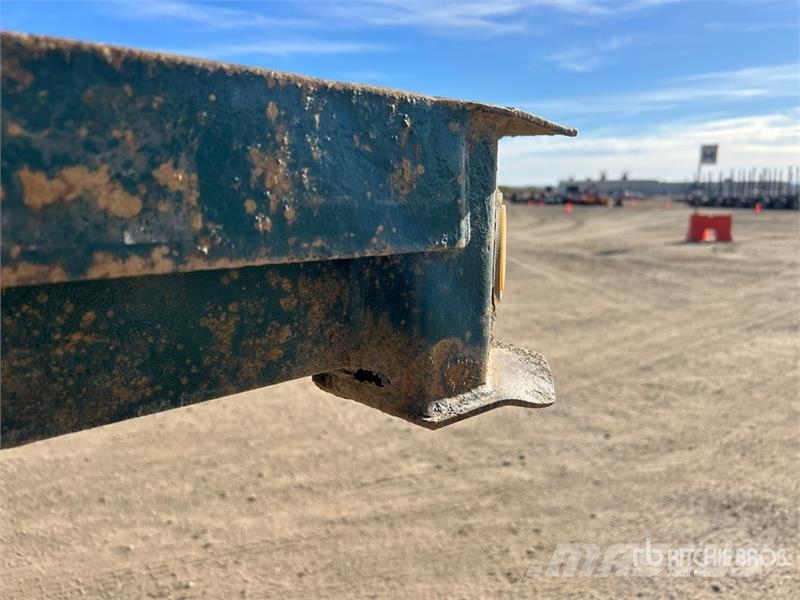 Manac 53 ft Tri/A Flatbed Trailer مقطوروات مسطحة/مفصلية الجوانب