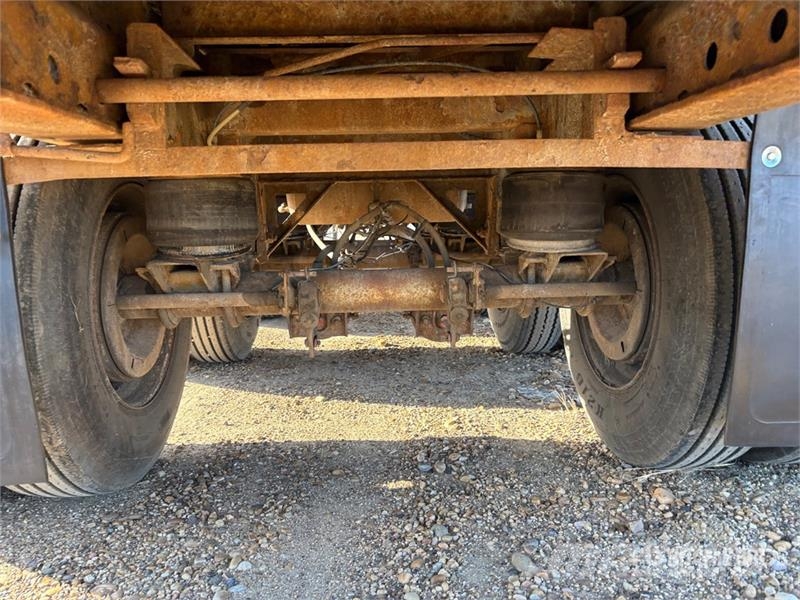 Manac 53 ft Tri/A Flatbed Trailer Rimorchi con sponde ribaltabili