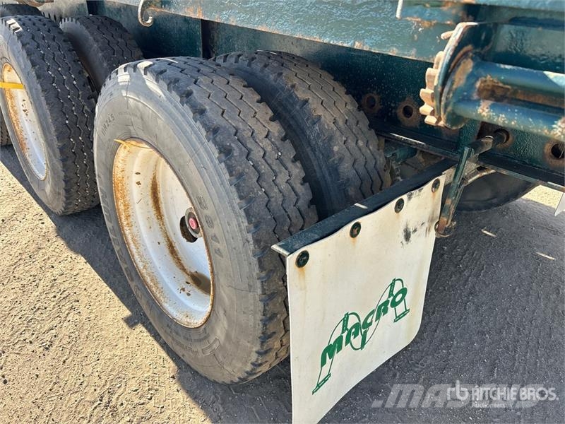 Manac 53 ft Tri/A Flatbed Trailer مقطوروات مسطحة/مفصلية الجوانب