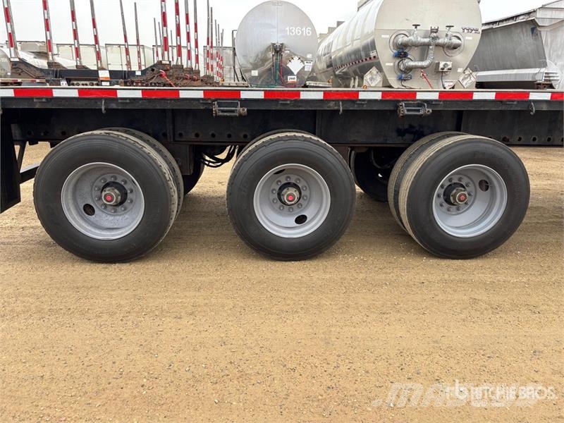 Manac 53 ft Tri/A Flatbed Trailer Flatbed/Dropside trailers