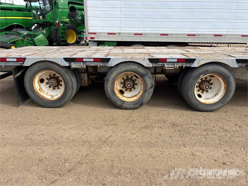 Manac 53 ft Tri/A Step Deck Trailer Mélybölcsős